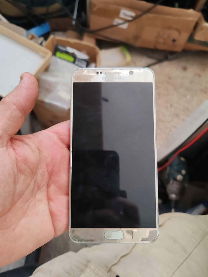 Ekrani arizali Samsung Note 5(4/32 gb)
