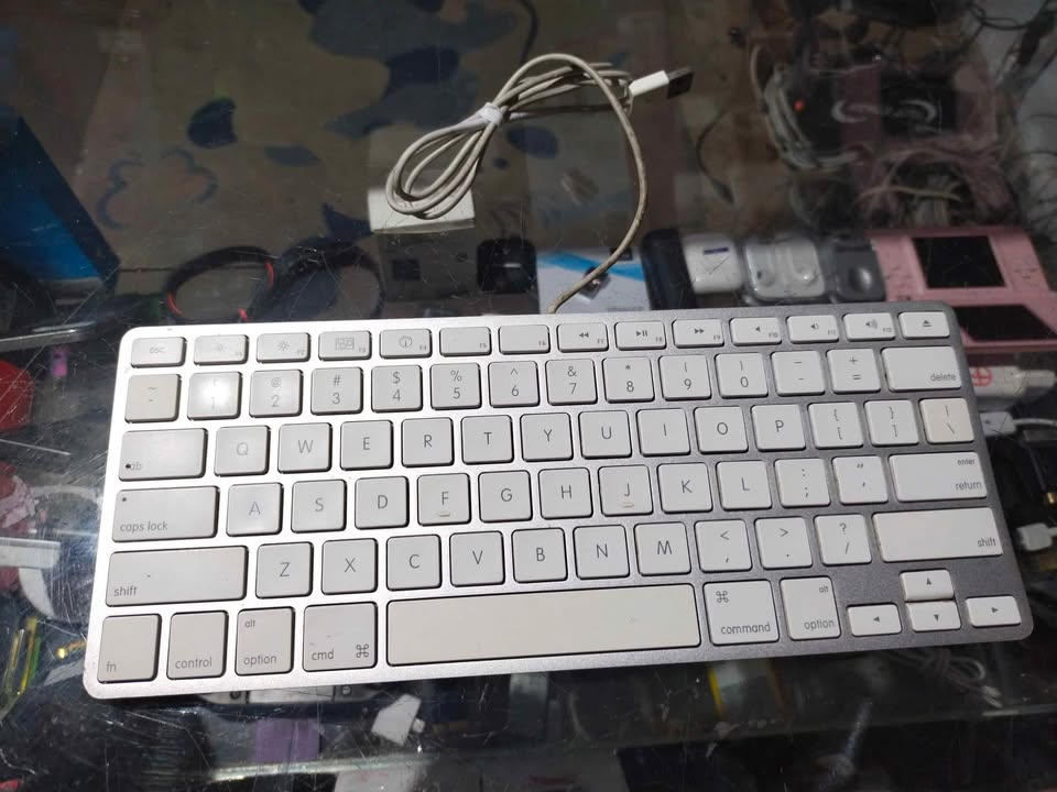 Temiz Apple A1242 beyaz Usb Klavye