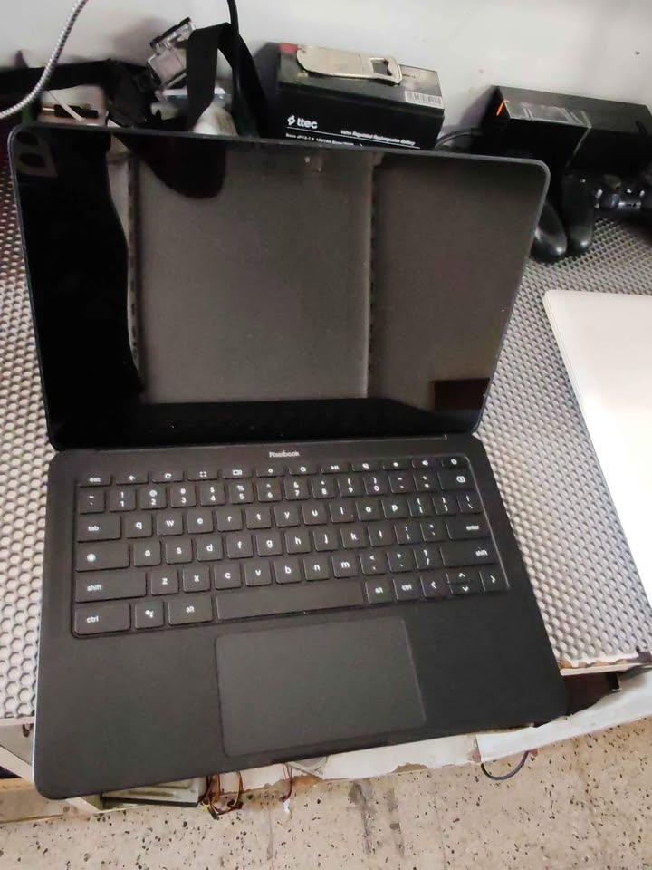 Ekransiz Google Pixelbook go 2019